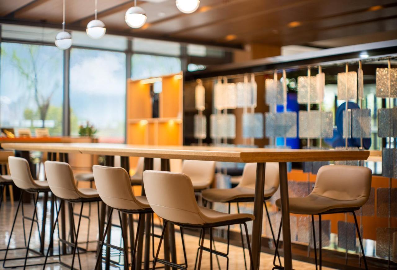Holiday Inn Express Shanghai Pujiang By Ihg ภายนอก รูปภาพ